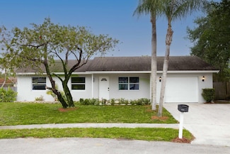 131 Jay Ct, Royal Palm Beach, FL 33411