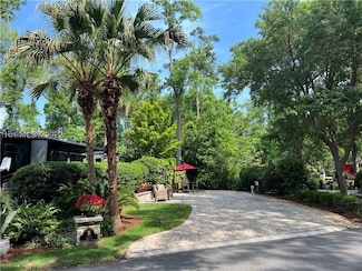 105 Arrow Rd, Hilton Head Island, SC 29928