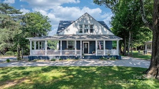 704 N Main Ave, Newton, NC 28658
