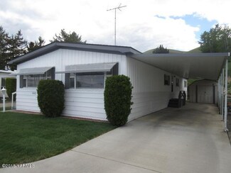300 Alps Rd Unit 1002, Moxee, WA 98936