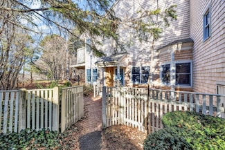 10 Oak Glen Unit 10, Yarmouth Port, MA 02675