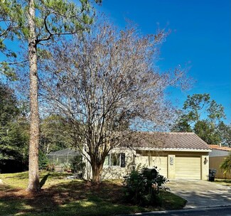 453 San Jose Dr, Winter Haven, FL 33884