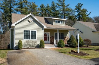 8 Tanglewood Ln, Rockland, MA 02370