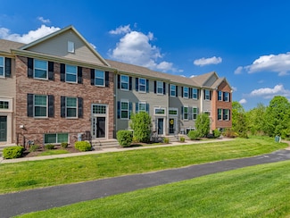 1609 Deer Pointe Dr, South Elgin, IL 60177