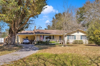 15900 van Eaton Cir, Biloxi, MS 39532
