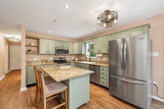 1213 Meaderboro Rd, Farmington, NH 03835