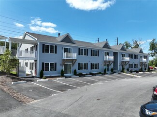 11 Gray Coach Ln Unit 1113, Cranston, RI 02921