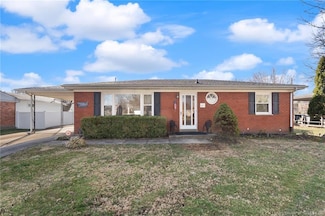 106 E Maplewood Dr, Clarksville, IN 47129