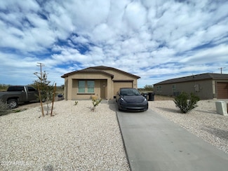 476 Reizen Dr, Morristown, AZ 85342