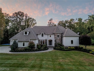 8315 Sanctuary Dr, Mentor, OH 44060