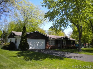 192 Hickory Dr, Hanover, IN 47243