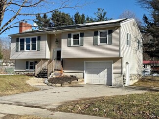 33 Pioneer St, Essex Junction, VT 05452