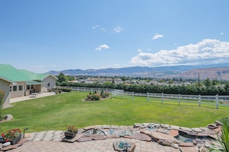 2045 8th St NE, East Wenatchee, WA 98802