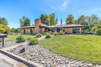 11 Rachel Dr, Central Point, OR 97502