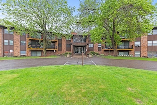 10113 W 34th St Unit 105, Hopkins, MN 55305