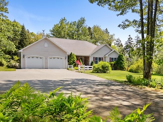 18 Patricia Ln, Spruce Head, ME 04859