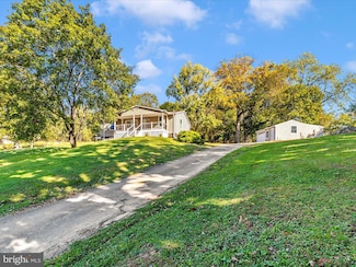 1410 Woodenbridge Ln, Mount Airy, MD 21771