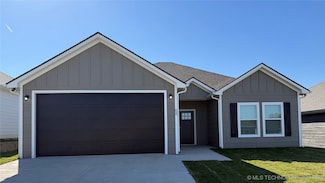 68 Loyal Ln, Durant, OK 74701
