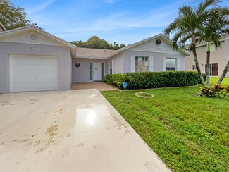 941 SW 88th Ave, Pembroke Pines, FL 33025
