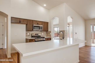 8959 N Soft Winds Dr, Tucson, AZ 85742
