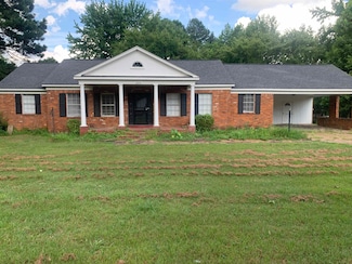3370 Sycamore View Rd, Memphis, TN 38134