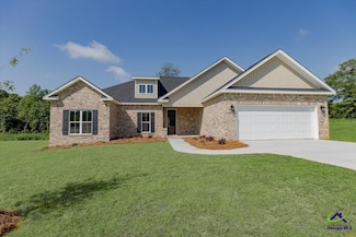 421 Cannon Point Dr, Bonaire, GA 31005