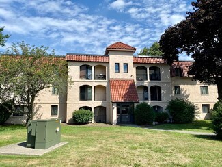 685 Oak St Unit 207, Brockton, MA 02301