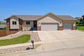 2934 Motherlode Dr, Rapid City, SD 57702