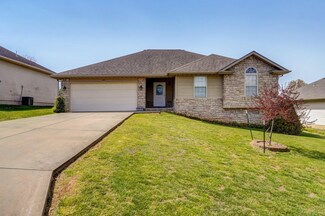 4419 N Shirley Ave, Springfield, MO 65803