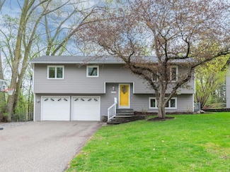 6254 Yucca Ln N, Osseo, MN 55311