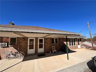 2695 W Chestnut St Unit 2, Washington, PA 15301