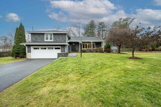 6 Johnson Dr, Plaistow, NH 03865