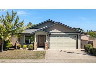 1983 S 12th St, Lebanon, OR 97355