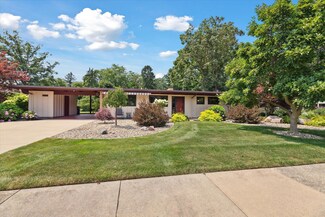 2816 Evergreen Dr, Saint Joseph, MI 49085