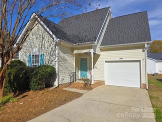 5940 Crape Myrtle Ln, Charlotte, NC 28216