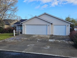 845 NE Nickernut Place, Redmond, OR 97756