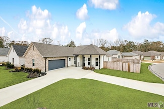 9533 S Creek Dr, Denham Springs, LA 70726