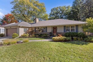 815 Green Meadow Ave, Rockford, IL 61107