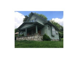 6248 E 10th St, Kansas City, MO 64126