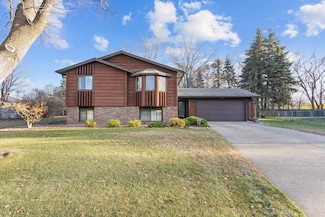 8027 Dupont Ct N, Brooklyn Park, MN 55444