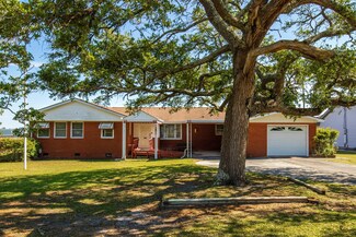115 Soundview Dr, Newport, NC 28570