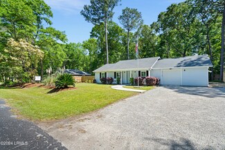 4 Red Tip Rd, Beaufort, SC 29907