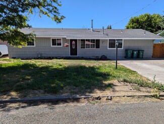 3848 Barry Ave, Klamath Falls, OR 97603