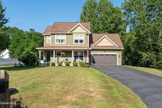 3 Ushu Ct, Gansevoort, NY 12831