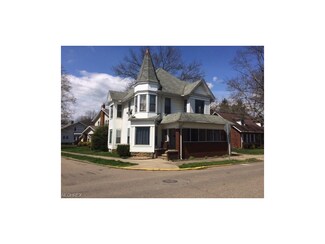 304 Cross St, Newcomerstown, OH 43832