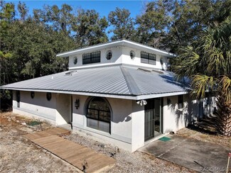 15833 W River Rd, Inglis, FL 34449