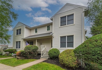 207 Cornwall Meadows Ln, Patterson, NY 12563