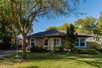 452 Delaine Dr, Corpus Christi, TX 78411