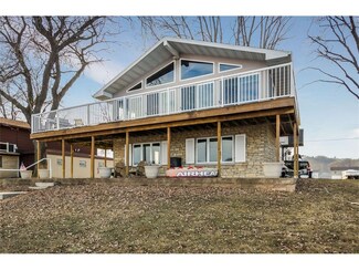 166 Abel Dr, Guttenberg, IA 52052