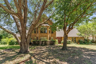 704 Cobblestone Ct, Cedar Hill, TX 75104